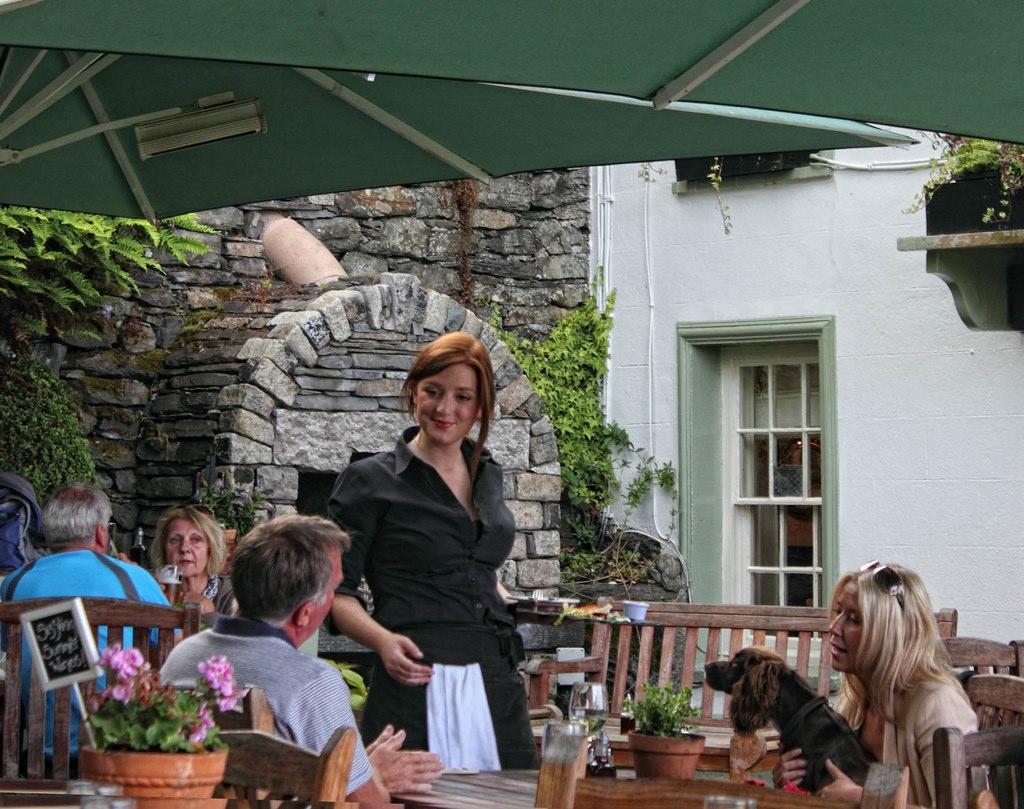 Mason'S Arms Hotel Bowland Bridge Exterior foto
